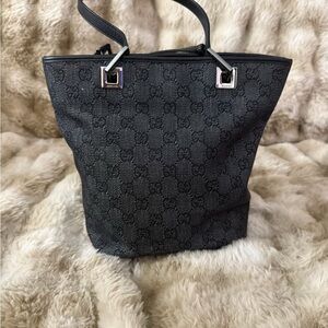 Gucci Black GG Canvas Tote Bag – Silver Hardware – Authentic